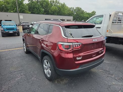 Used 2020 Jeep Compass Latitude AWD/4WD image 2