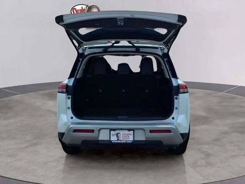 Certified 2025 Nissan Pathfinder SL FWD image 19
