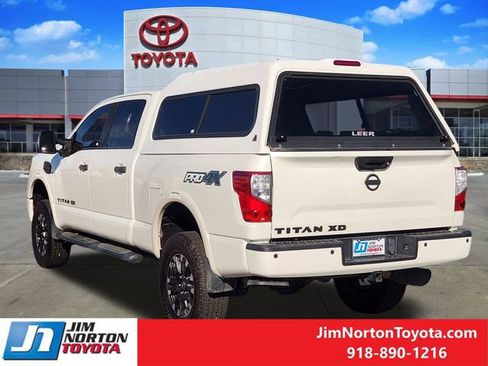 Used 2017 Nissan Titan PRO-4X w/ Pro-4x Convenience Package AWD/4WD image 8