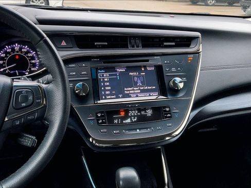 Used 2017 Toyota Avalon XLE image 6