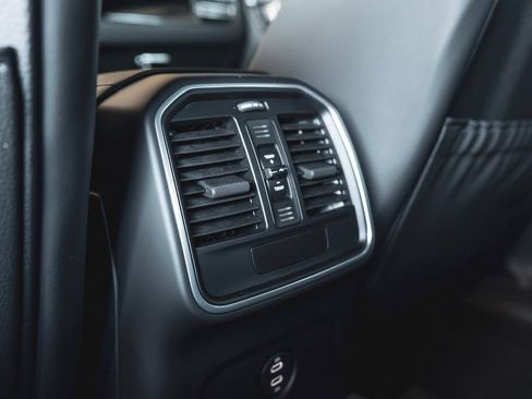 New 2026 Porsche Macan image 27