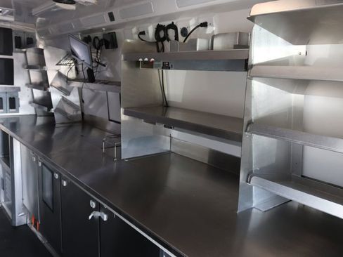 Used 2022 Mercedes-Benz Sprinter 4500 w/ Parking Package image 14