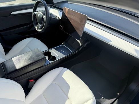 Used 2021 Tesla Model 3 Long Range image 3