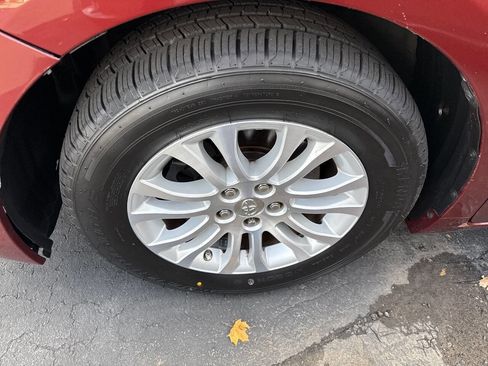 Used 2015 Toyota Sienna XLE 8 Passenger 4dr Mini Van image 82