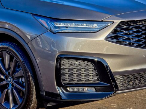 Used 2025 Acura MDX A-Spec image 8