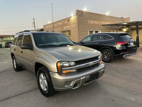 Used 2002 Chevrolet TrailBlazer LS w/ Preferred Equipment Group image 2