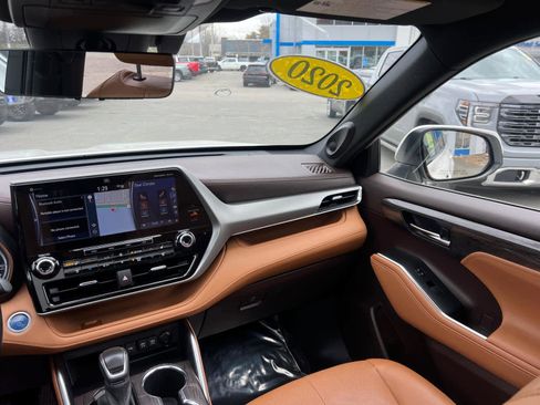 Used 2020 Toyota Highlander Platinum image 38
