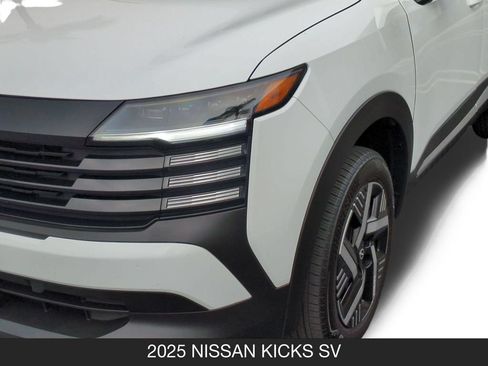 Used 2025 Nissan Kicks SV FWD image 10