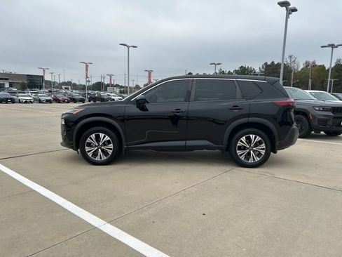Used 2022 Nissan Rogue SV image 5