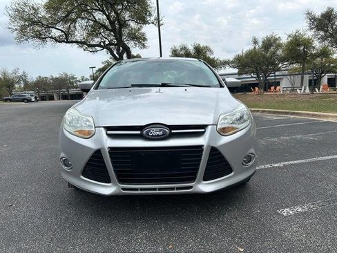Used 2012 Ford Focus SE w/ SE Sport Pkg image 4