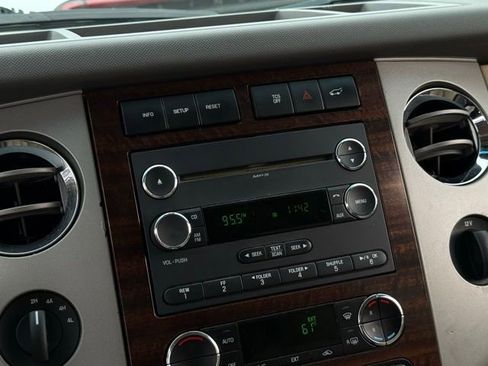 Used 2014 Ford Expedition XLT w/ Equipment Group 202A image 25