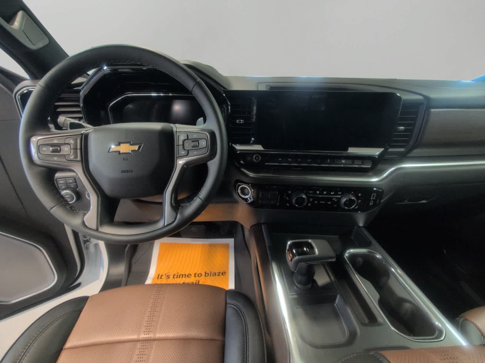 Used 2025 Chevrolet Silverado 1500 High Country w/ Technology Package AWD/4WD image 10