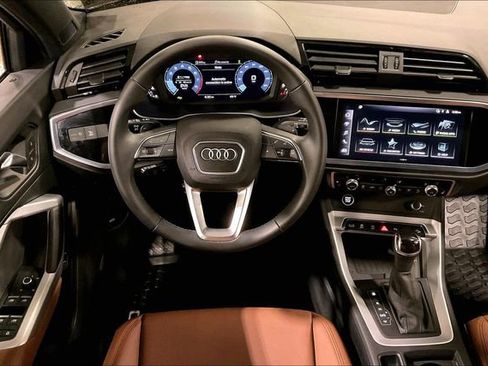 Certified 2025 Audi Q3 2.0T Premium image 5