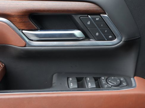 Used 2025 GMC Sierra 2500 Denali Ultimate image 21