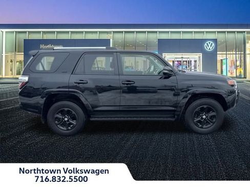 Used 2023 Toyota 4Runner SR5 Premium image 2