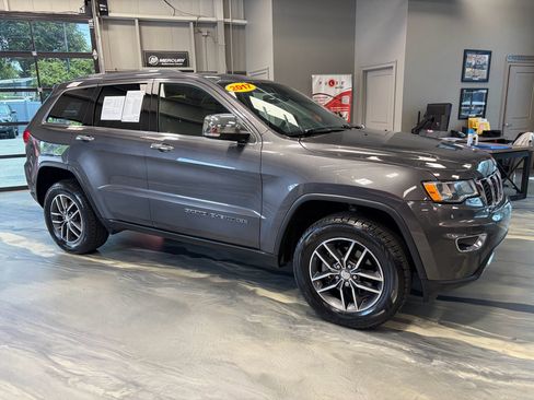 Used 2017 Jeep Grand Cherokee Limited AWD/4WD image 27