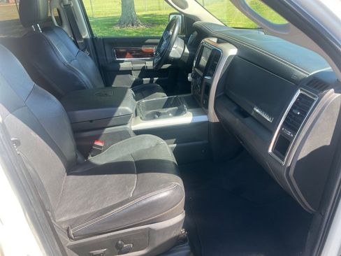 Used 2017 RAM 1500 Laramie w/ Convenience Group image 15