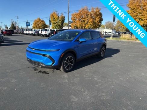 New 2026 Chevrolet Equinox EV LT image 3