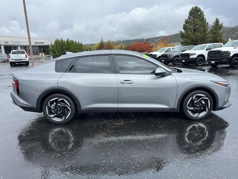 Used 2025 Kia K4 EX image 8