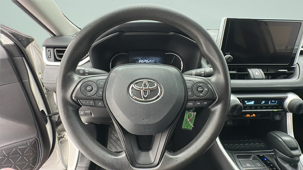 Used 2025 Toyota RAV4 LE AWD/4WD image 14