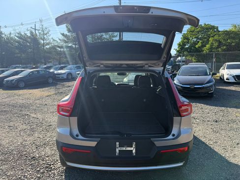 Used 2024 Volvo XC40 B5 Plus AWD/4WD image 25