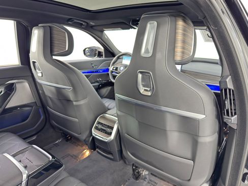 Used 2024 BMW i7 eDrive50 w/ M Sport Package image 45