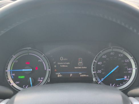 Used 2022 Toyota Highlander XLE FWD image 17