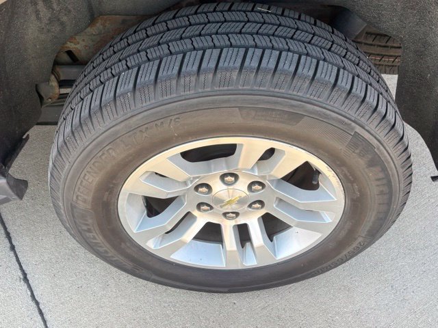 Used 2020 Chevrolet Suburban LT AWD/4WD image 30