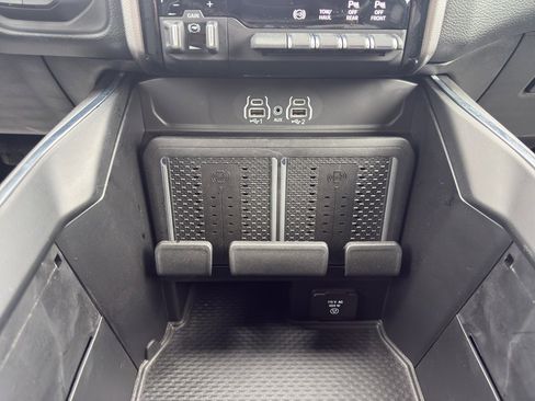 Certified 2025 RAM 2500 Laramie image 14