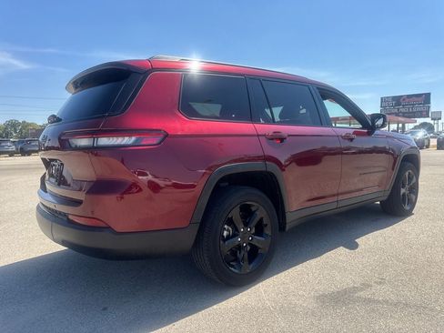Used 2023 Jeep Grand Cherokee L Laredo AWD/4WD image 6
