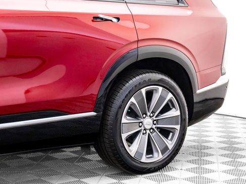 New 2026 Cadillac Vistiq Luxury w/ LPO, Floor Liner Package image 35