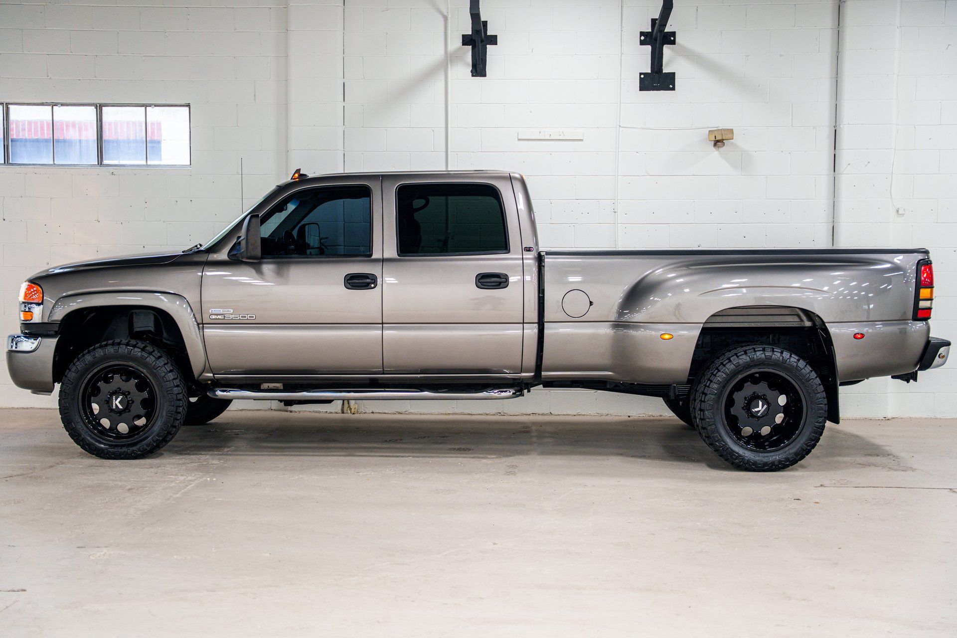 Used 2007 GMC Sierra 3500 SLT w/ Heavy-Duty Power Package AWD/4WD image 28