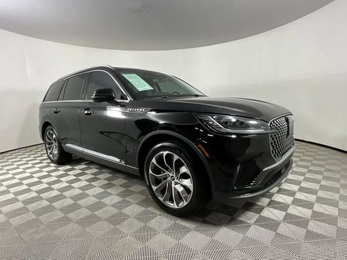 Used 2025 Lincoln Aviator Reserve image 6