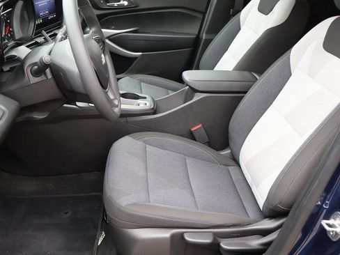 Used 2024 Chevrolet Trax LS w/ LS Convenience Package image 40