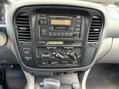 Used 1998 Toyota Land Cruiser image 25