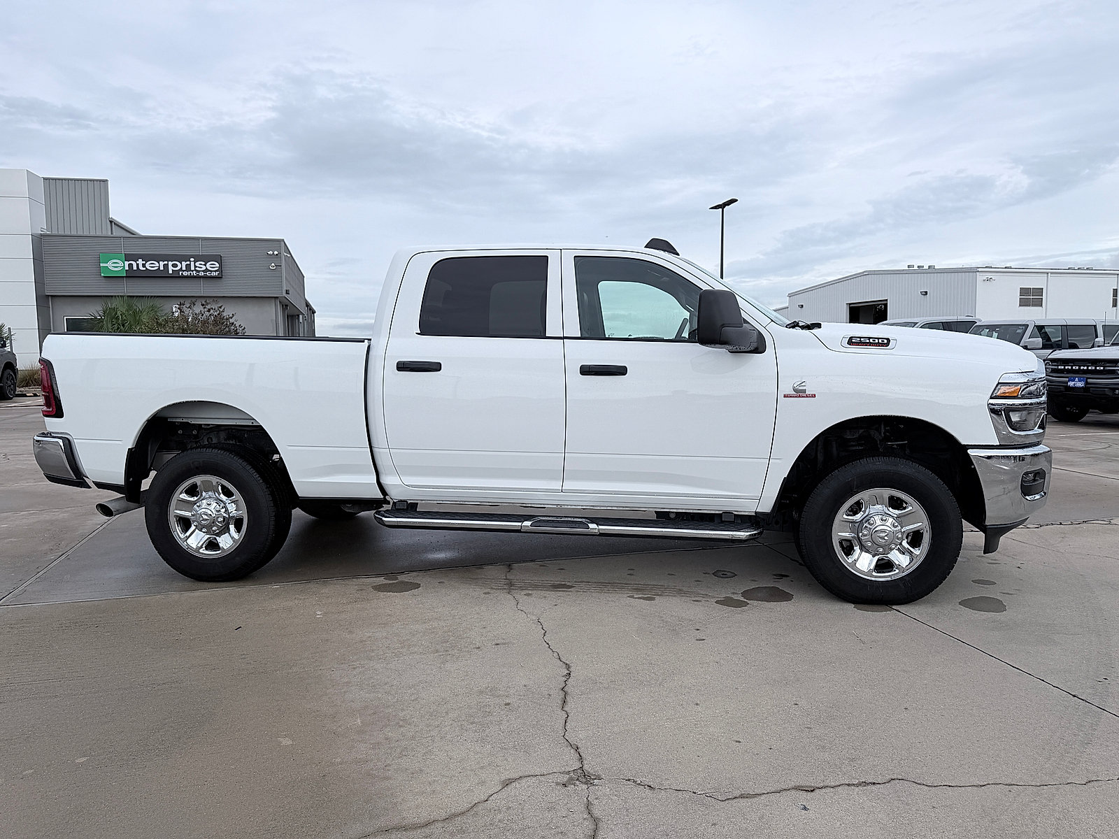Used 2025 RAM 2500 Tradesman w/ Chrome Appearance Group AWD/4WD image 8
