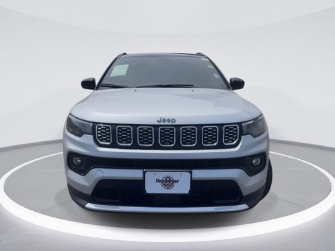 Used 2026 Jeep Compass Limited AWD/4WD image 2
