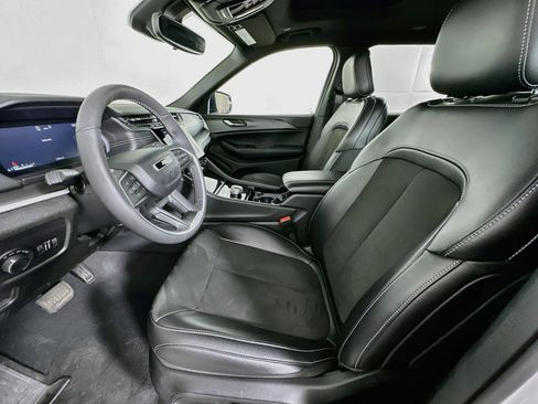 Used 2023 Jeep Grand Cherokee L Laredo AWD/4WD image 13