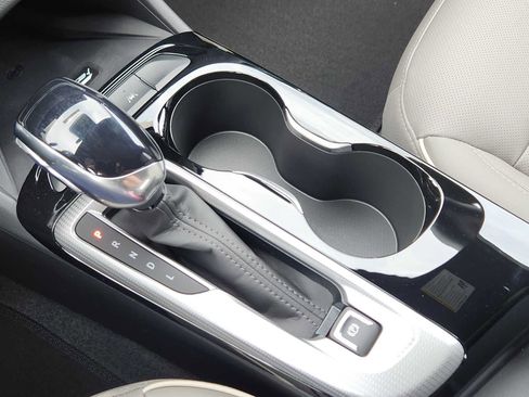 New 2025 Buick Envista Avenir image 16