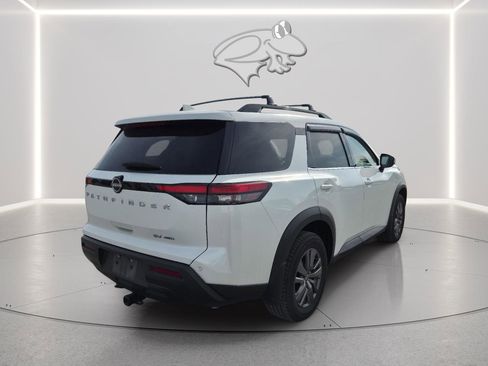 Used 2022 Nissan Pathfinder SV image 5