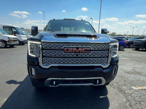 Used 2023 GMC Sierra 3500 Denali w/ Denali Black Diamond Edition AWD/4WD image 3