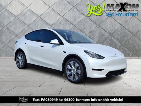 Used 2023 Tesla Model Y Long Range image 1