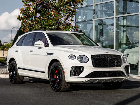 Used 2025 Bentley Bentayga image 7