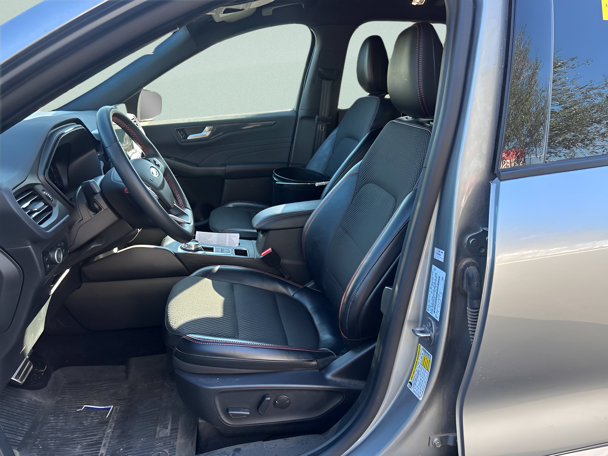 Used 2024 Ford Escape ST-Line Select w/ Tech Pack #1 AWD/4WD image 18