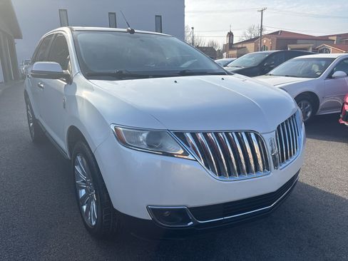 Used 2014 Lincoln MKX FWD w/ Equipment Group 102A image 7
