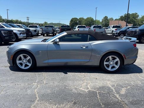 Used 2019 Chevrolet Camaro LT RWD image 4
