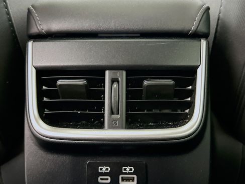 Used 2024 Subaru Outback Premium image 27