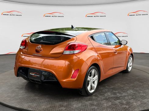 Used 2014 Hyundai Veloster w/ Style Package 02 FWD image 10
