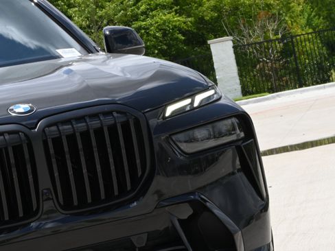 Used 2026 BMW X7 xDrive40i w/ M Sport Package AWD/4WD image 10