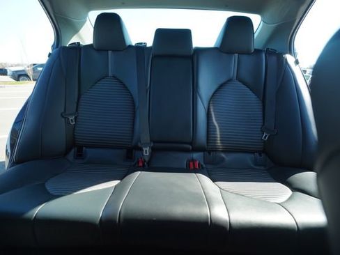 Used 2024 Toyota Camry SE image 32